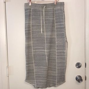 🌴3/$20 Tommy Bahama Thermal Maxi